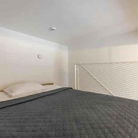 Small Cozy Two-level 9 דירה טאלין