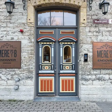 Small Cozy Two-level 9 Apartment *